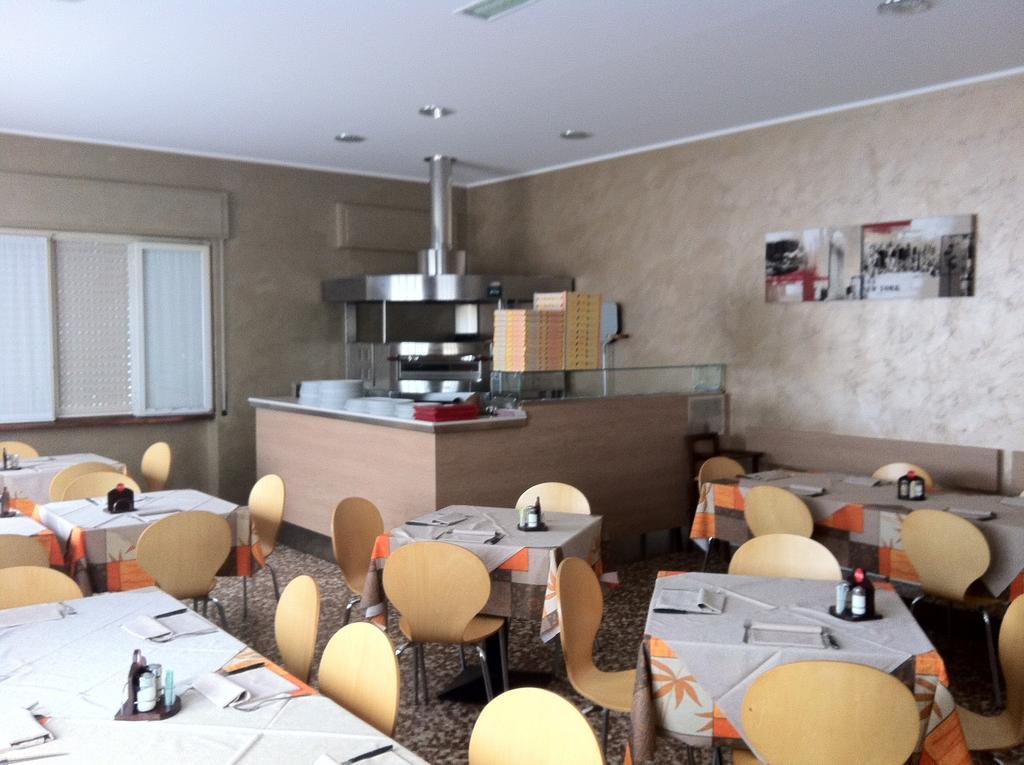 Albergo Cristallo Cittiglio Extérieur photo