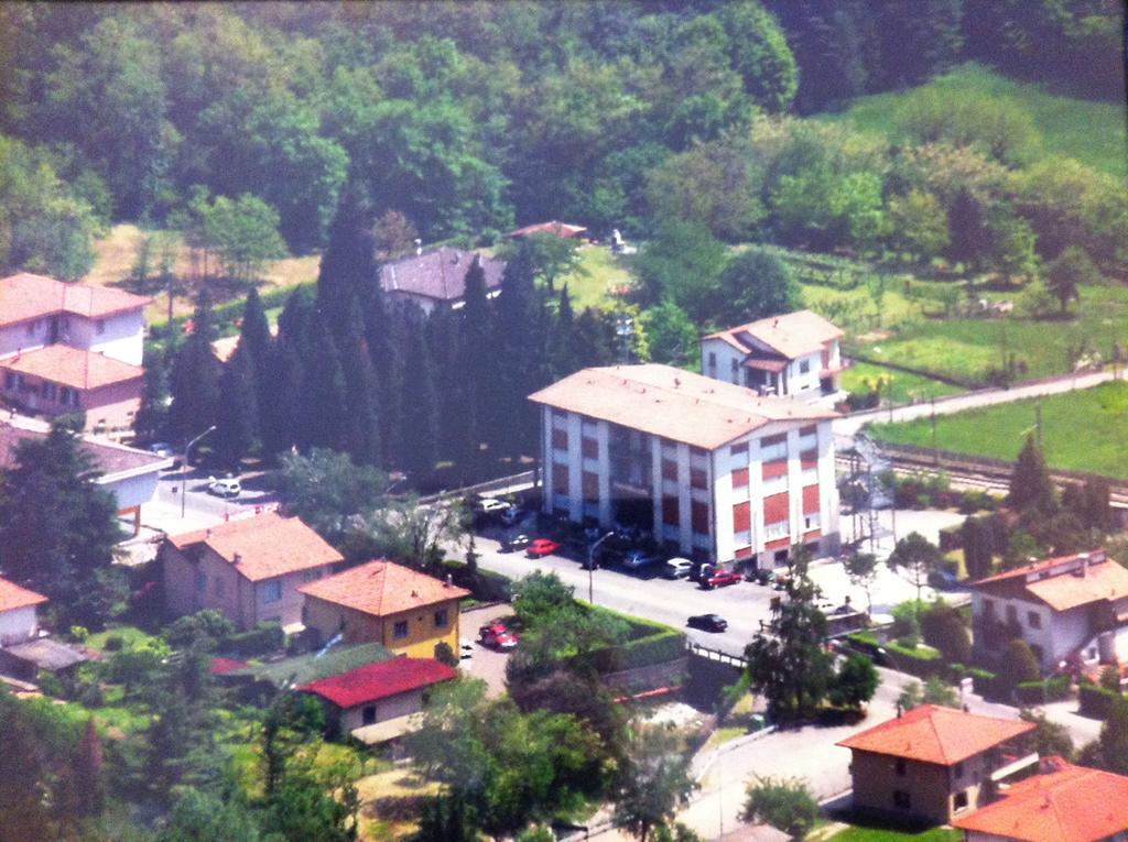 Albergo Cristallo Cittiglio Extérieur photo